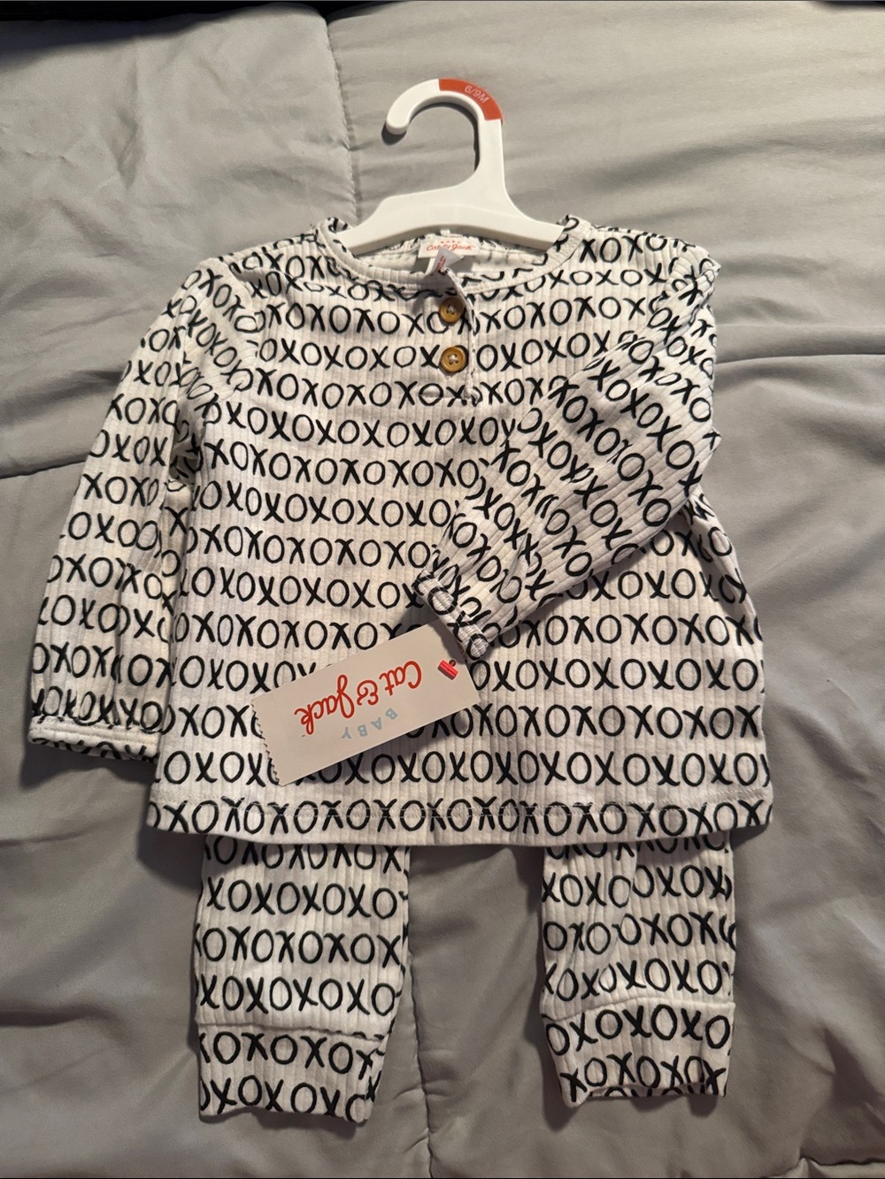 Cat & Jack White and Black XOXO Kids Pajama Set